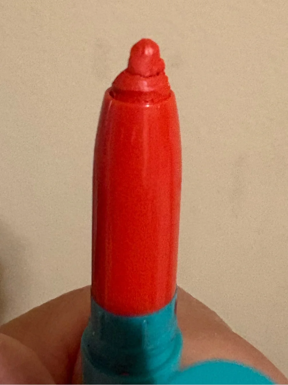 Thrive Causemetics Lip Crayon Lara Brand New The tip of the lipstick is damaged.